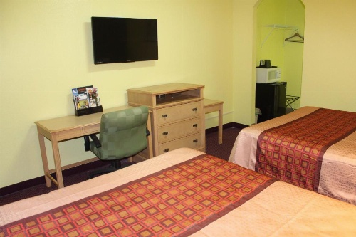 Hutchinson Inn image 12