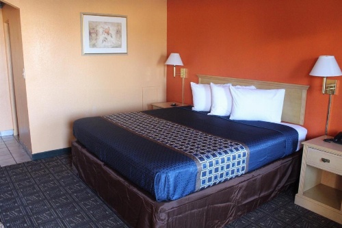 Hutchinson Inn image 18