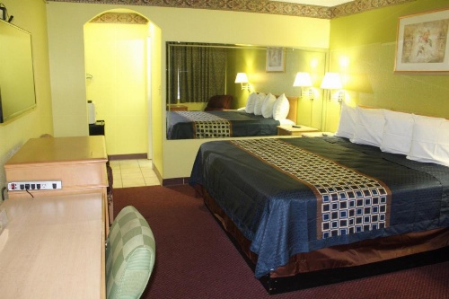 Hutchinson Inn image 22