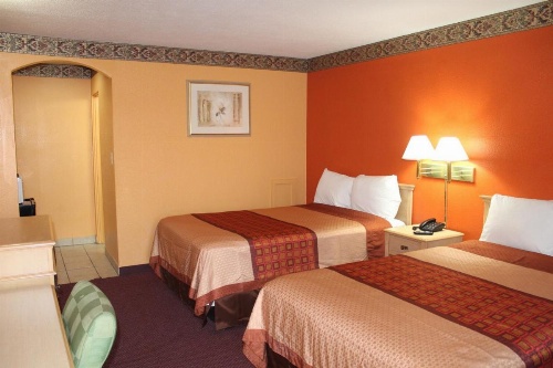 Hutchinson Inn image 25
