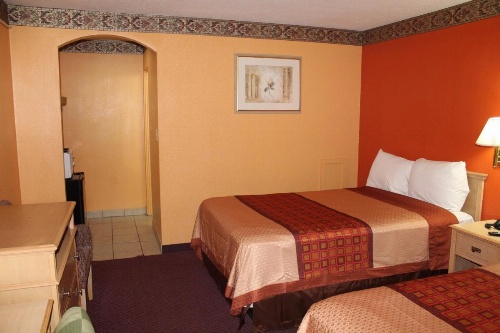 Hutchinson Inn image 26