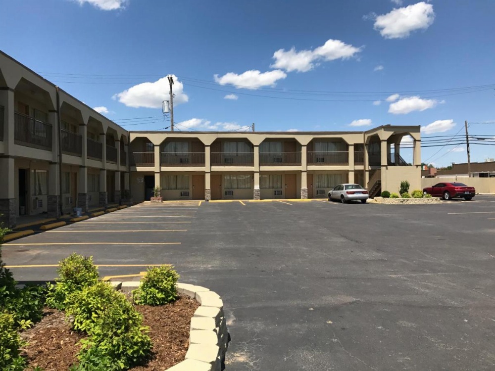 Hutchinson Inn Image 31