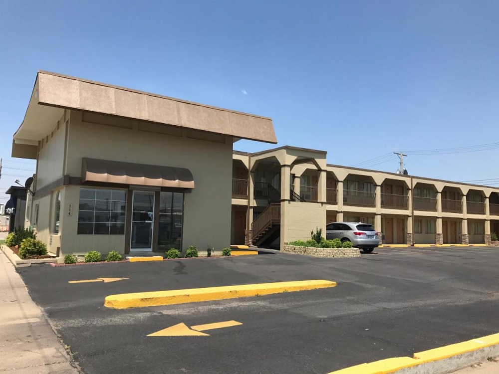 Hutchinson Inn Image 34